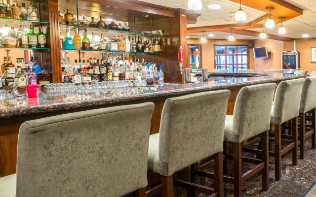 Wyndham Garden Hotel Newark Airport