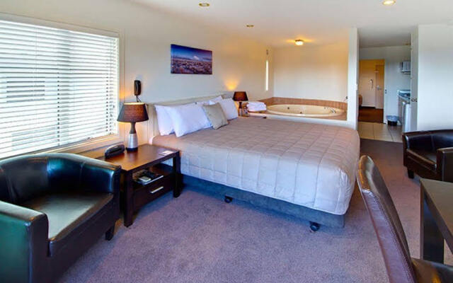 Baywater Motor Inn