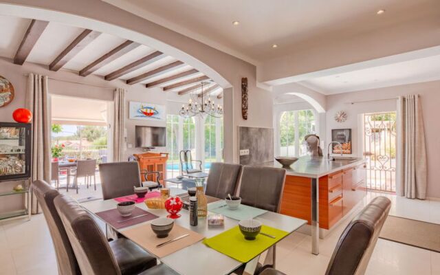 Holiday Home Villa Bindouletto
