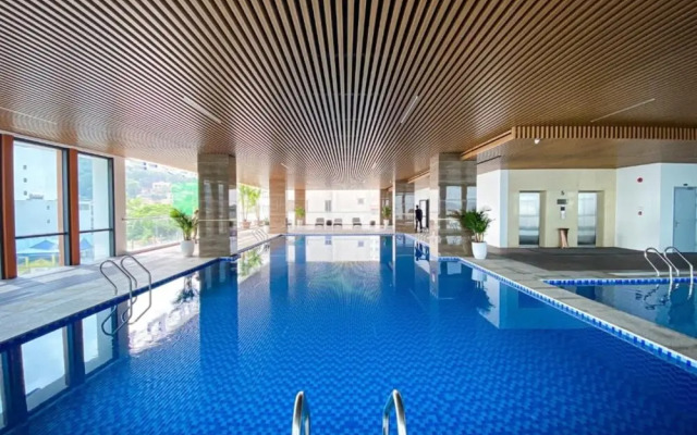 Peace Hotel Ha Long