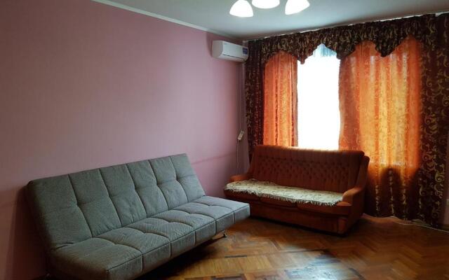 3-h komnatnye apartamenty po ulitse Abazgaa