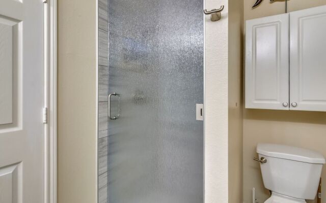 4513bpelicansinh - Barefoot Pelican
