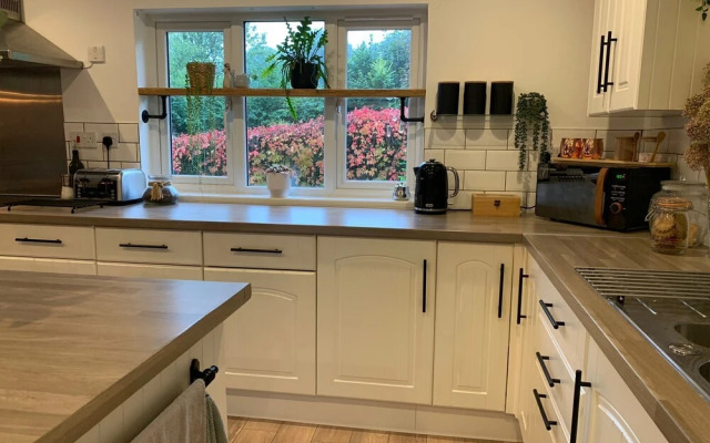 Impeccable 3-bed Bungalow Near Launceston