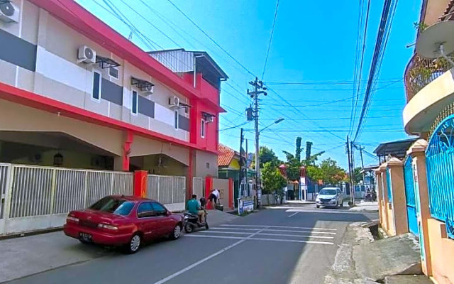 RedDoorz Syariah near Transmart Tegal