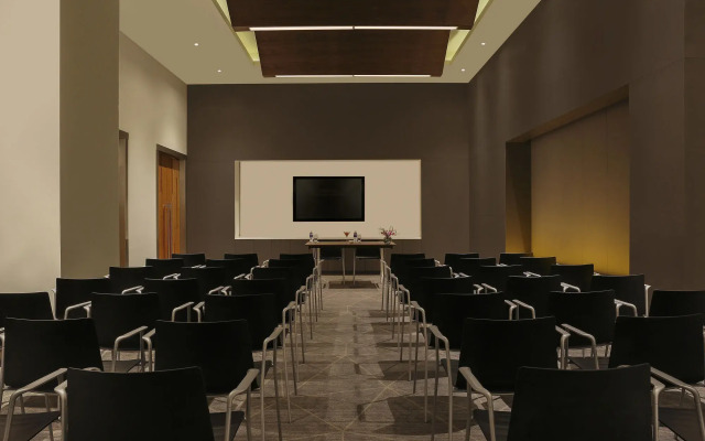 ibis Kochi City Centre Hotel