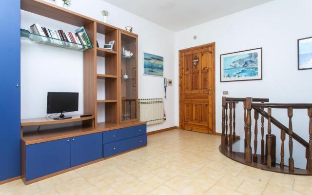 N215 - Numana, trilocale con portico