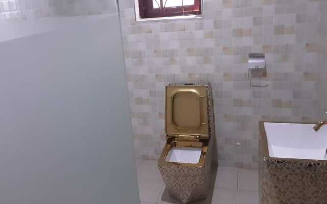 Royal City Dubai Hotel & Suites