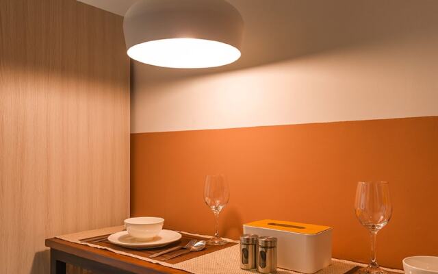 Neu Suites Residence, Embassy Row