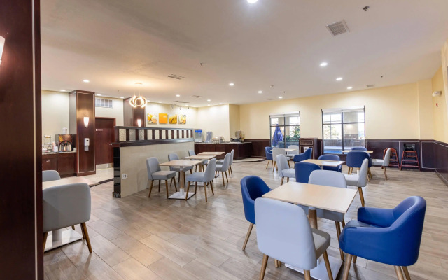 Comfort Suites Troy-I75