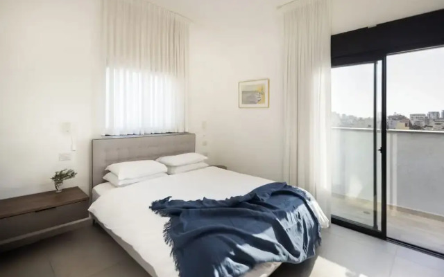 Rooftop Jacuzzi Penthouse by Sea N' Rent
