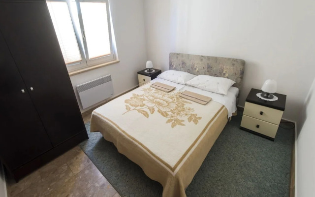 Charming Holiday Home in Turanj With Private Fenced Garden