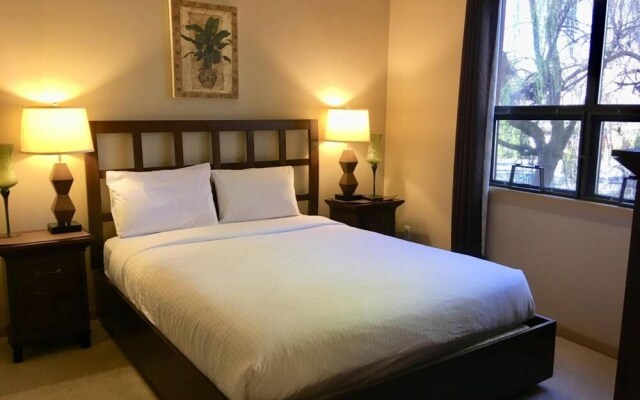 Tranquil Apartment Overlooking Creek #244