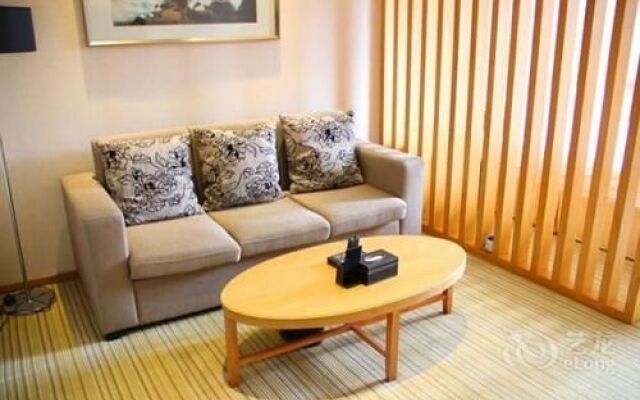 Wuhan Yuntai 6 Plus 1 Hotel