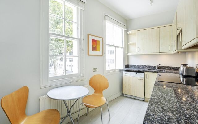 Cadogan Street Apartment