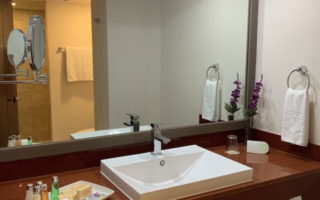 St Isidro Suites Corporate Housing SPA & Wellness Center