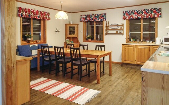 Awesome Home in Ed With 4 Bedrooms and Wifi
