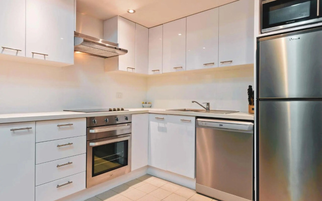 Lantern 1 Bedroom Balcony with partial mountain view