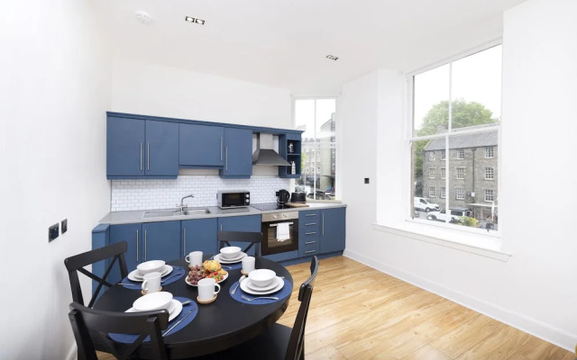 JOIVY Glamorous1-Bed Flat Overlooking Grassmarket