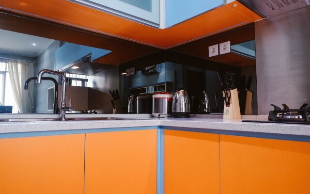 Elegant Hampton's Park Apartment near Pondok Indah Mall