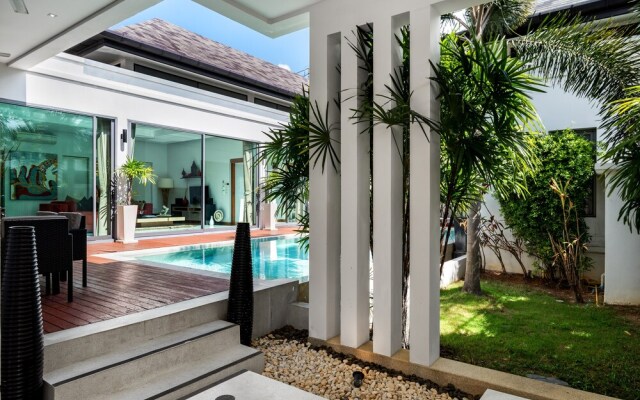 Crystal Pool Villa