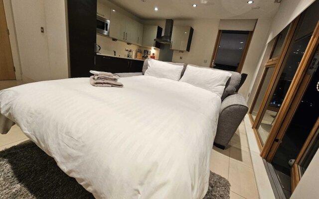 Canary Wharf Skyline Retreat