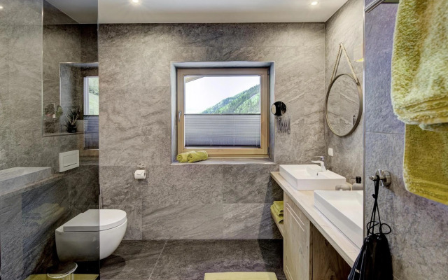 Ju and Me Garden Lodge