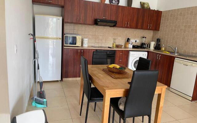 2 bed apt mountains and costal views with pool