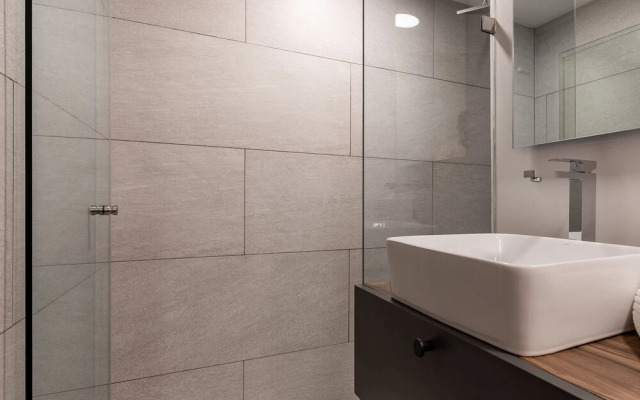 Casai Roma 1 BR Stylish Oasis