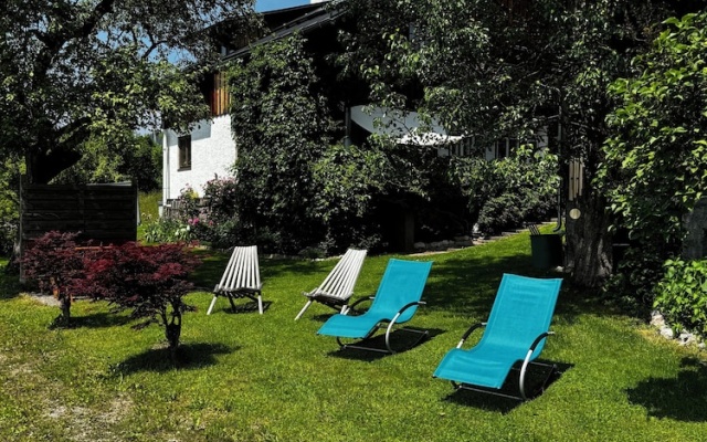 Heli's Holiday Suites