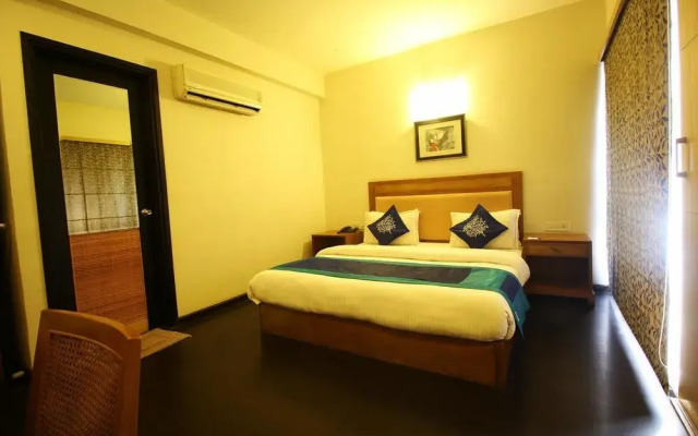 OYO Premium Gujarat College Ellisbridge