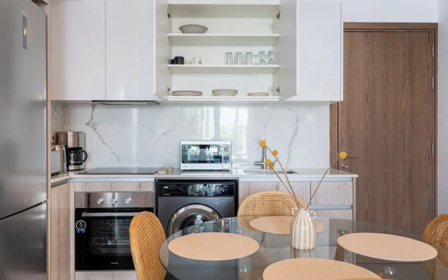 Lunette Artful 1-BR Apartment in Larnaca