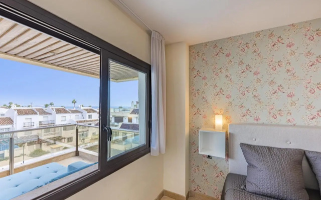 2218-Duplex first line beach with sea view