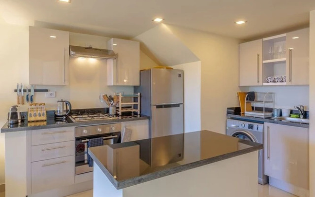 VESTA - Luxury APT - 2BR - Veranda