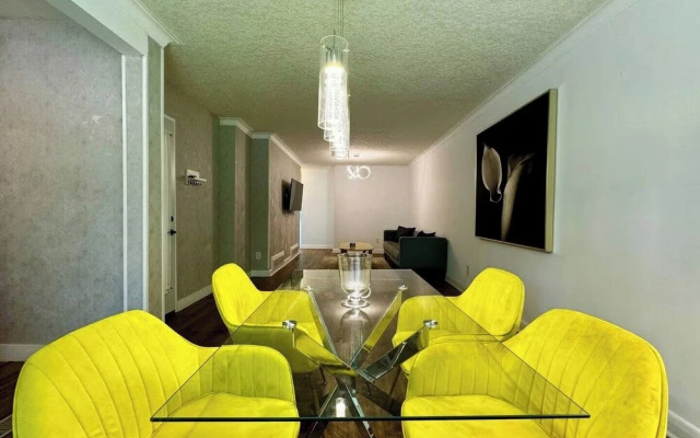 The Cozy Crescent Comforts Stay