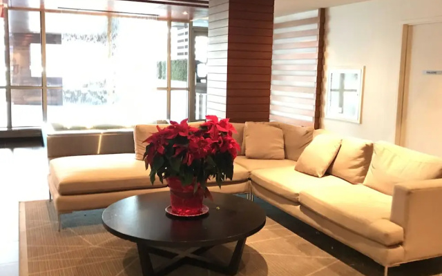CN Tower View Design apart 3BD-2BA DT