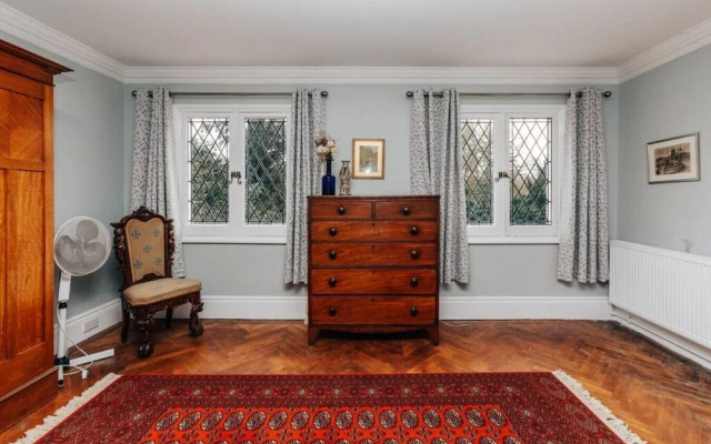 Waterfront Retreat in Hambleden