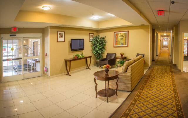 Candlewood Suites Airport by IHG