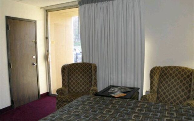 Four Seasons Motor Lodge