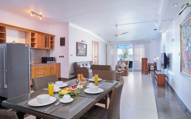 BurNas Beach & Apartments
