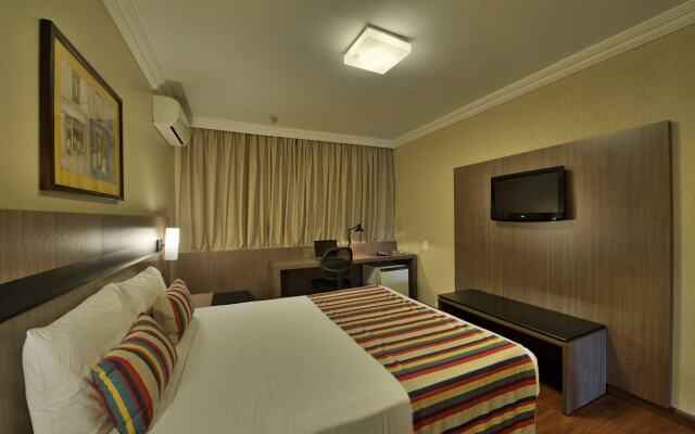 Hotel Deville Express Cascavel