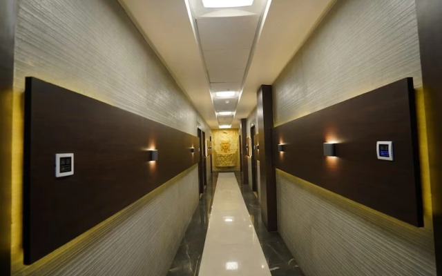 Red Carpet Hotel And Banquets