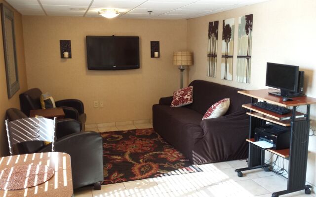 Candlewood Suites Kansas City Speedway by IHG