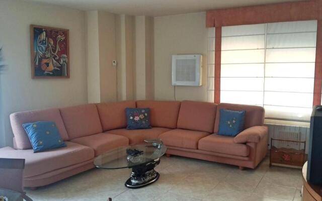 Townhouse-Air-conditioned-100-mt-from-the-sea