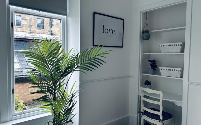 Beautiful one bed Apartment in Glasgow West End