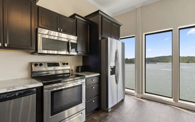 2 Bedroom Lake View Villa - Unit 205