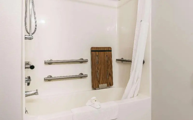 Quality Inn & Suites Mason