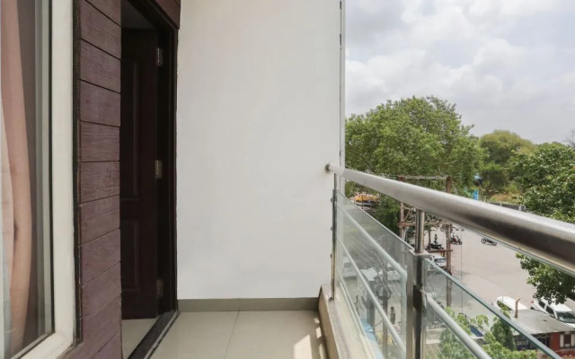 Oyo 3892 Hotel Divya Palace