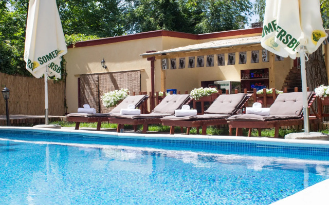 Villa Mystique