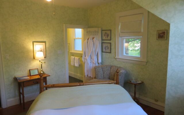 Farmhouse Inn B&B