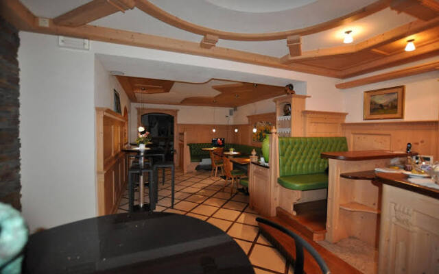 Piccolo Hotel Claudia Dolomiti Unesco -
